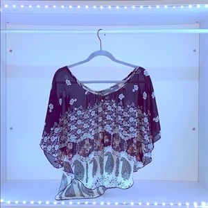 Short sleeve flowery blouse